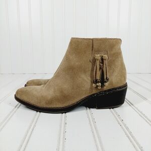 White Mountain Havana Taupe Tan Suede Leather Side Fringe Ankle Boots E990